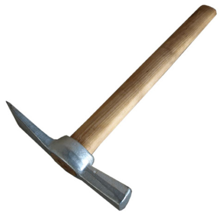 Молоток-кирочка каменщика 0,55 кг оцинк., дер. ручка (Камышин)